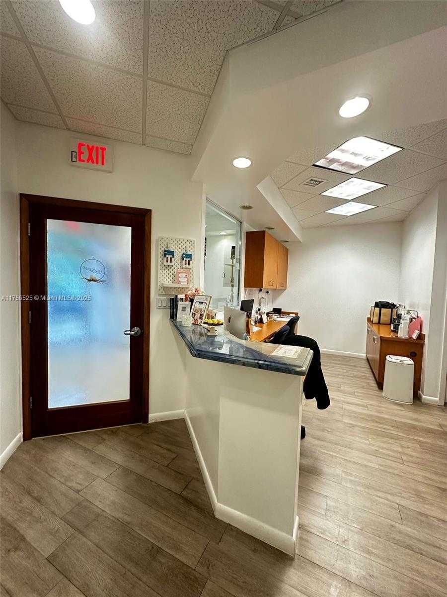 Small Image of 20770 WEST DIXIE HWY DE HWY, Miami Number 6