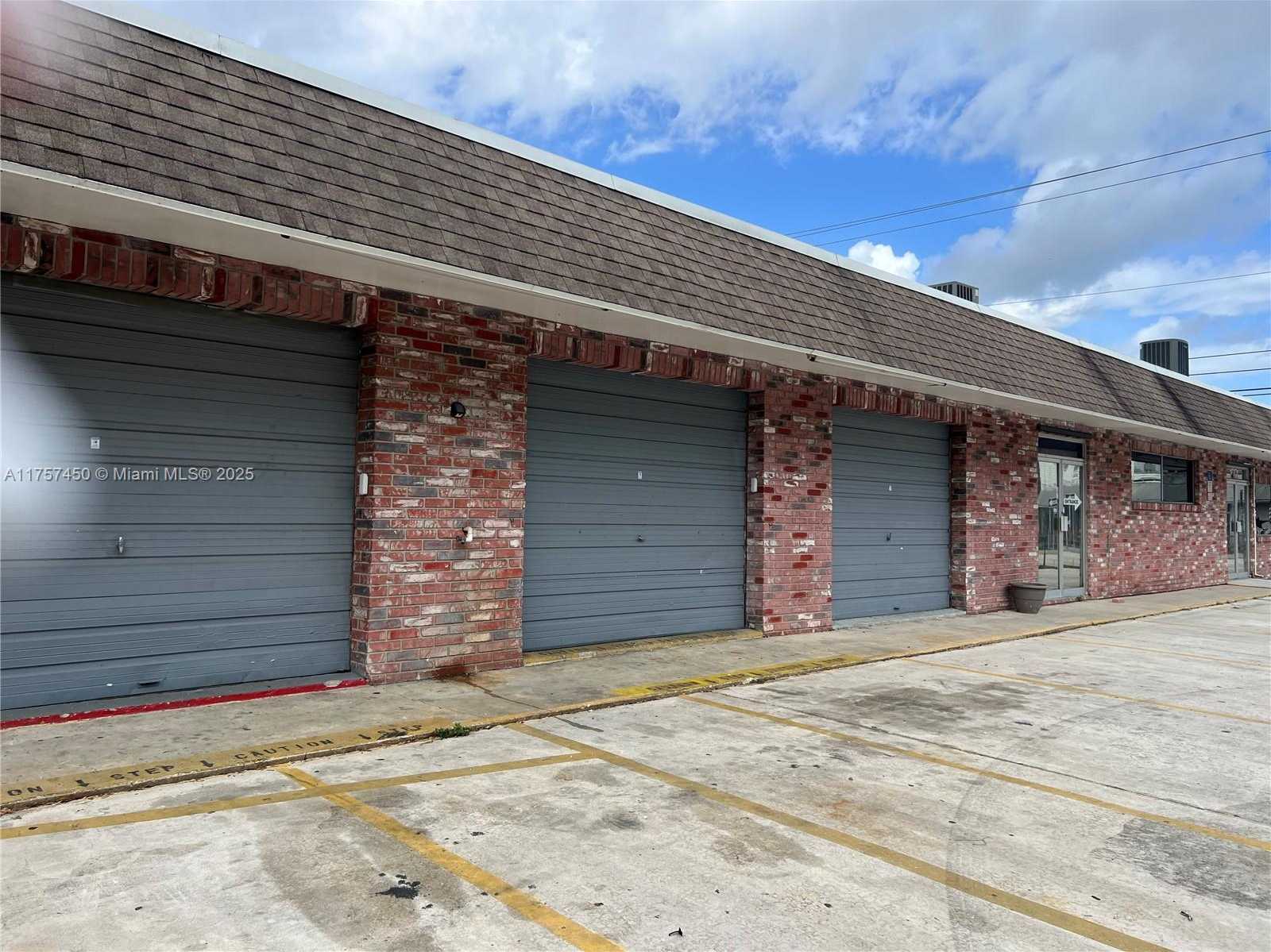 Small Image of 1001 WEST MIDWAY RD, Fort Pierce Number 11
