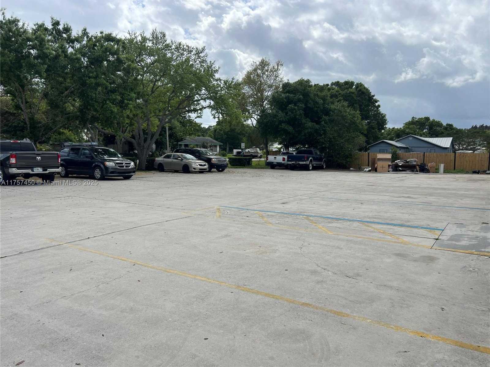 Small Image of 1001 WEST MIDWAY RD, Fort Pierce Number 13