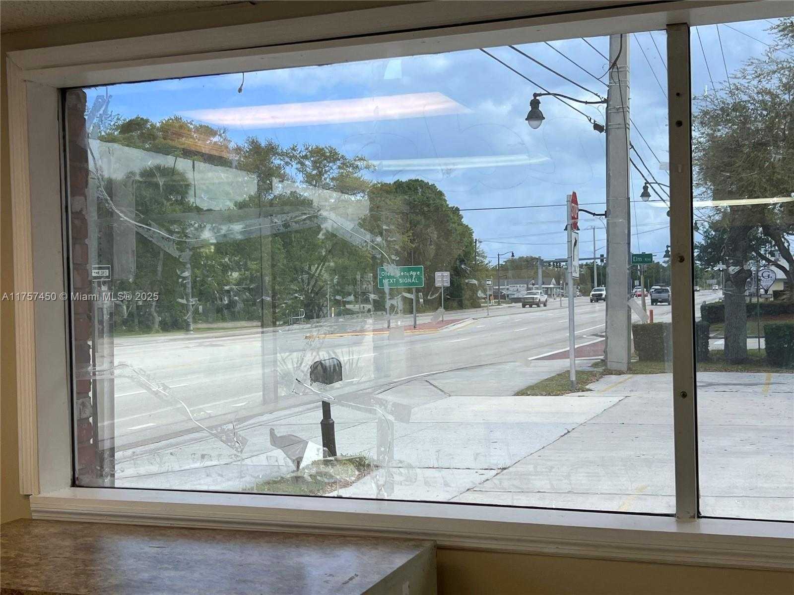 Small Image of 1001 WEST MIDWAY RD, Fort Pierce Number 16