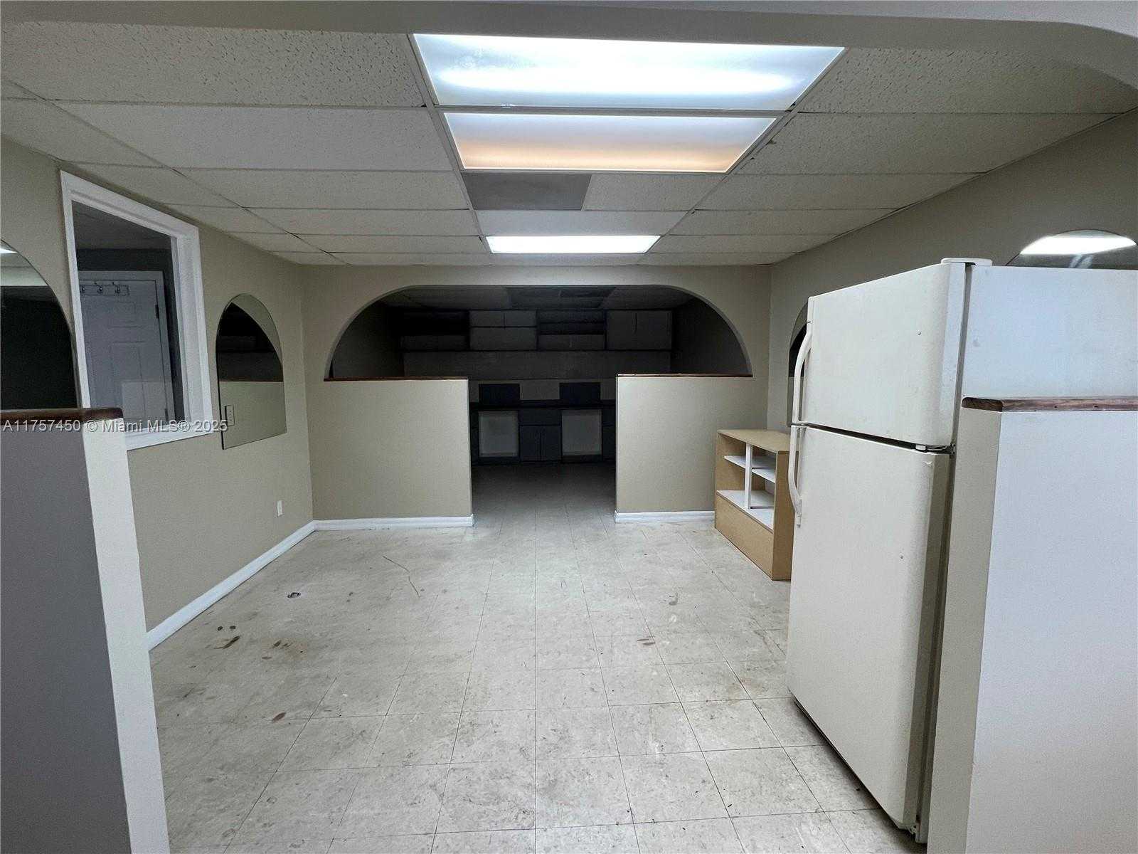 Small Image of 1001 WEST MIDWAY RD, Fort Pierce Number 18