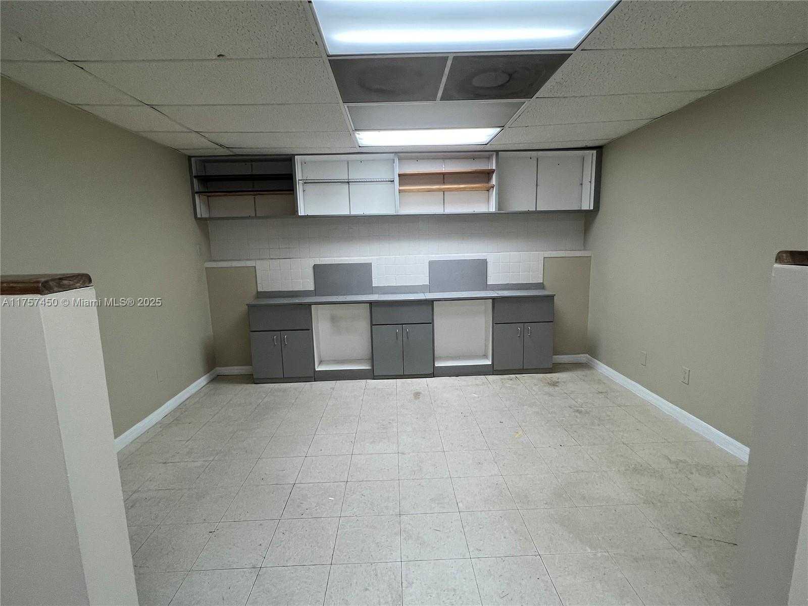 Small Image of 1001 WEST MIDWAY RD, Fort Pierce Number 20