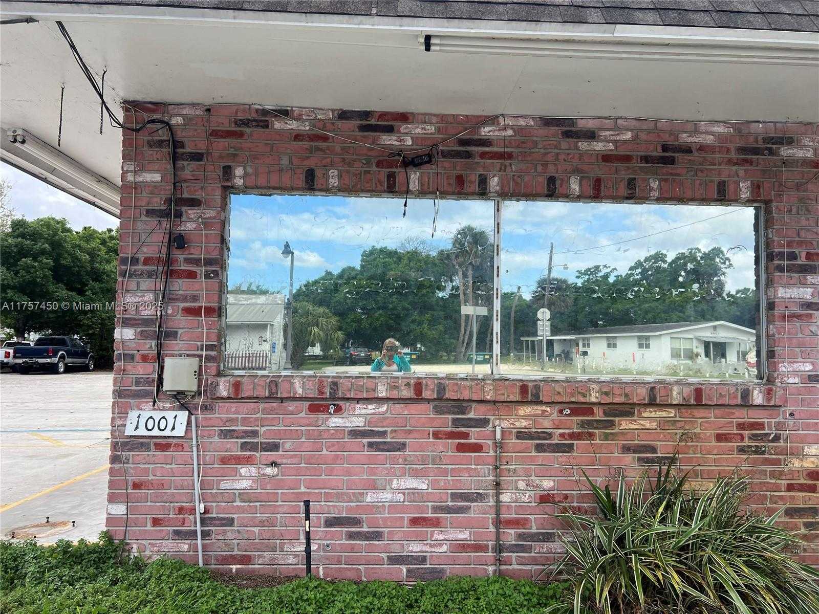 Small Image of 1001 WEST MIDWAY RD, Fort Pierce Number 3
