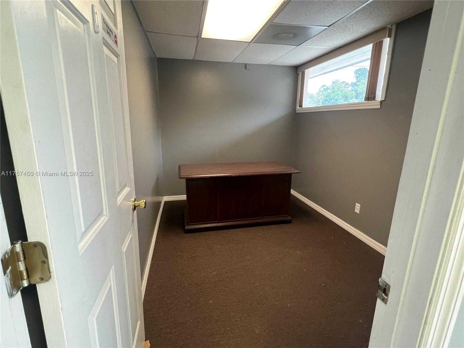 Small Image of 1001 WEST MIDWAY RD, Fort Pierce Number 30