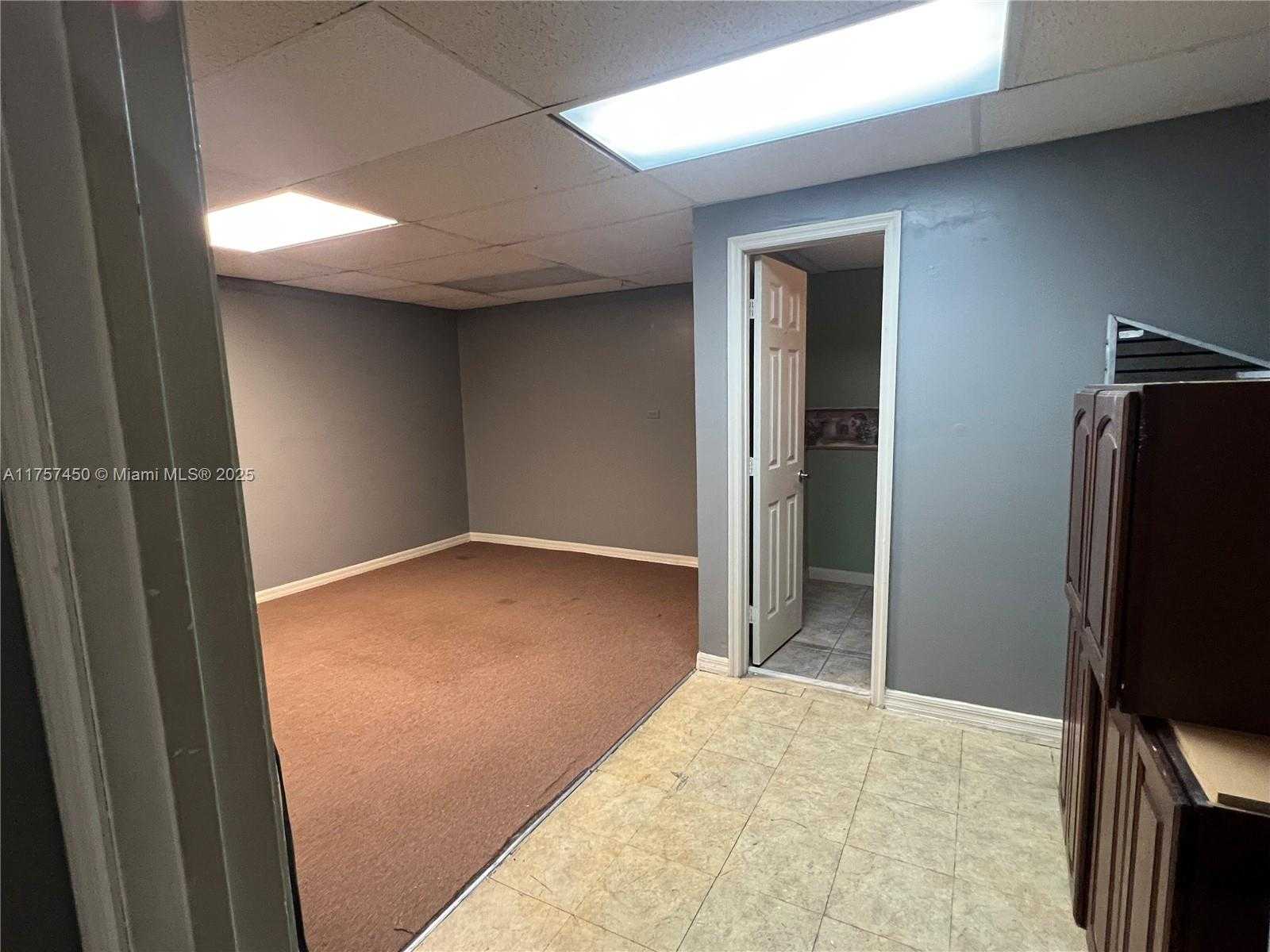 Small Image of 1001 WEST MIDWAY RD, Fort Pierce Number 36