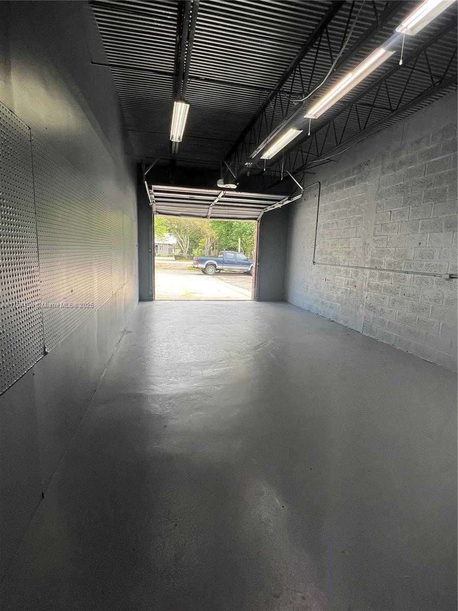 Small Image of 1001 WEST MIDWAY RD, Fort Pierce Number 46