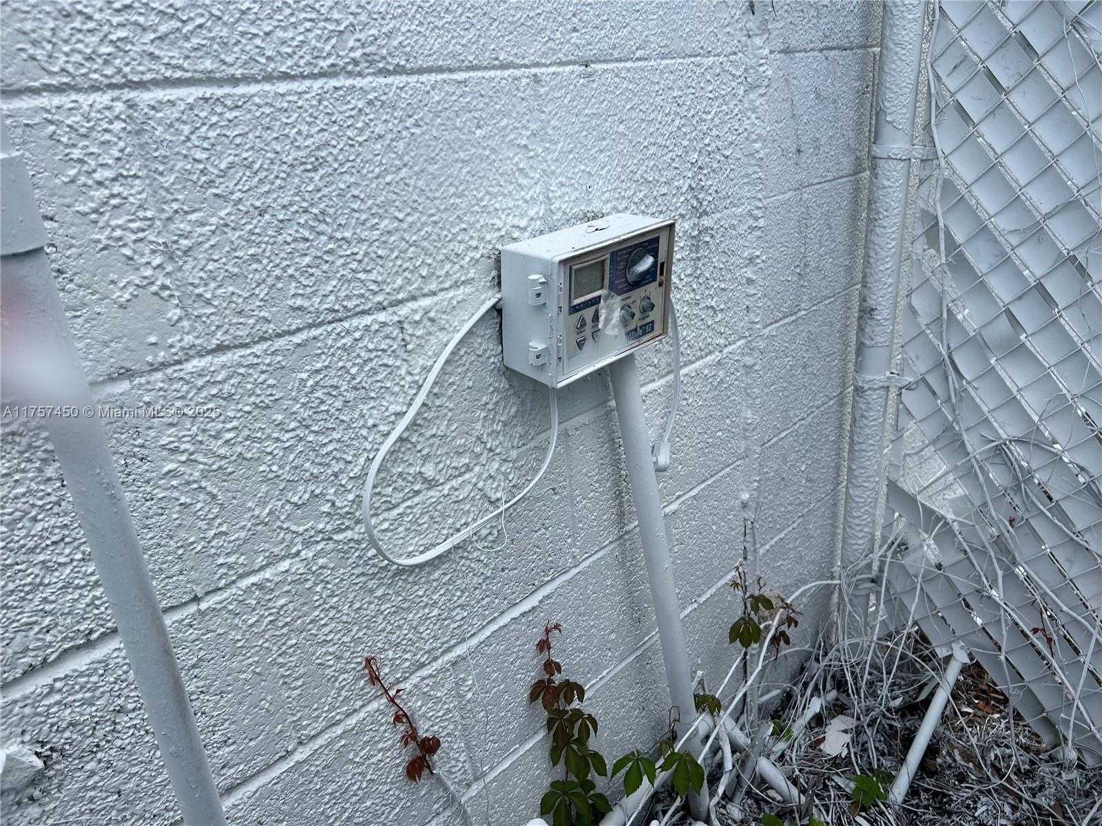 Small Image of 1001 WEST MIDWAY RD, Fort Pierce Number 7