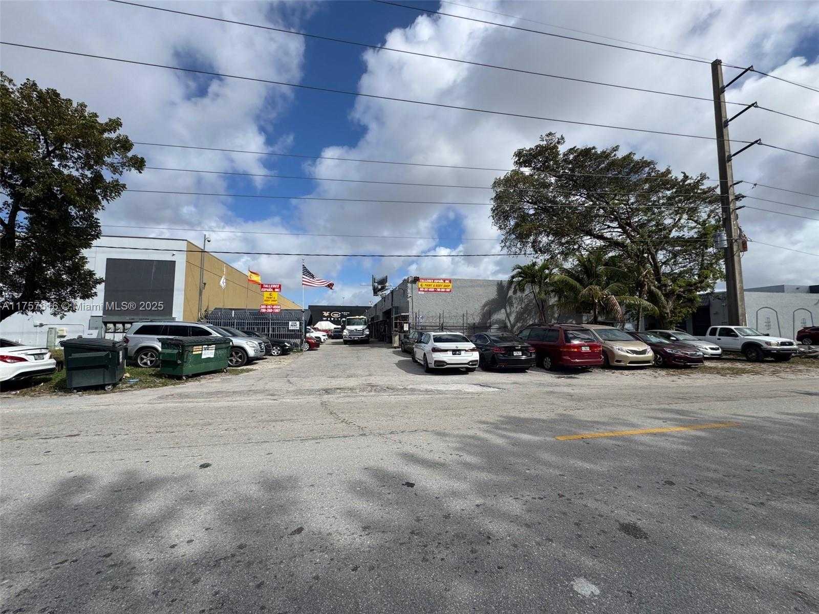 Small Image of 7357 NORTH WEST 7TH ST, Miami Number 4