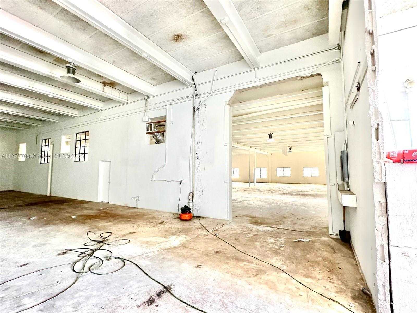 Small Image of 1300 NORTH WEST 29TH ST, Miami Number 4