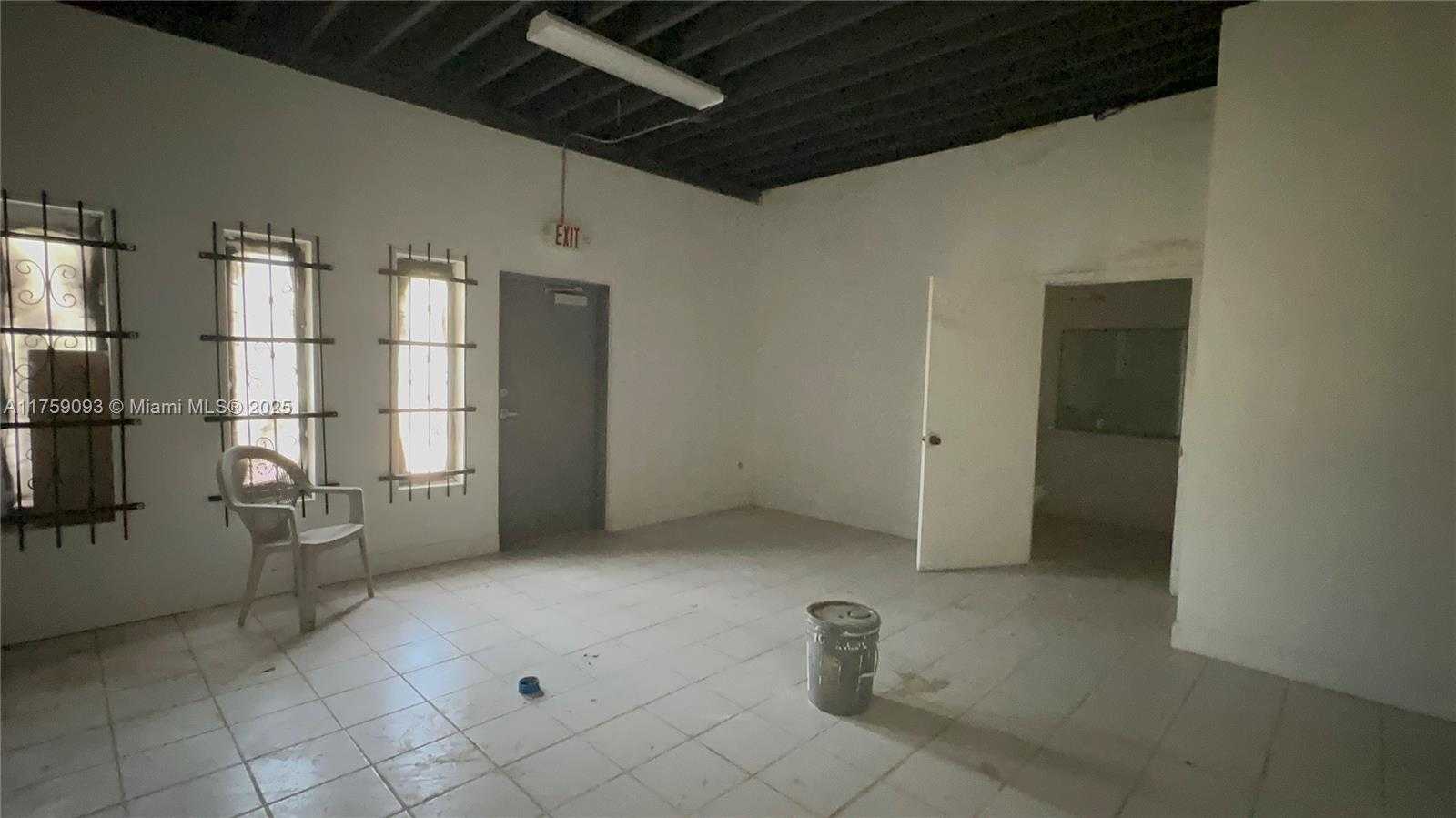Small Image of 1000 PHIPPEN WAITERS RD, Dania Beach Number 5
