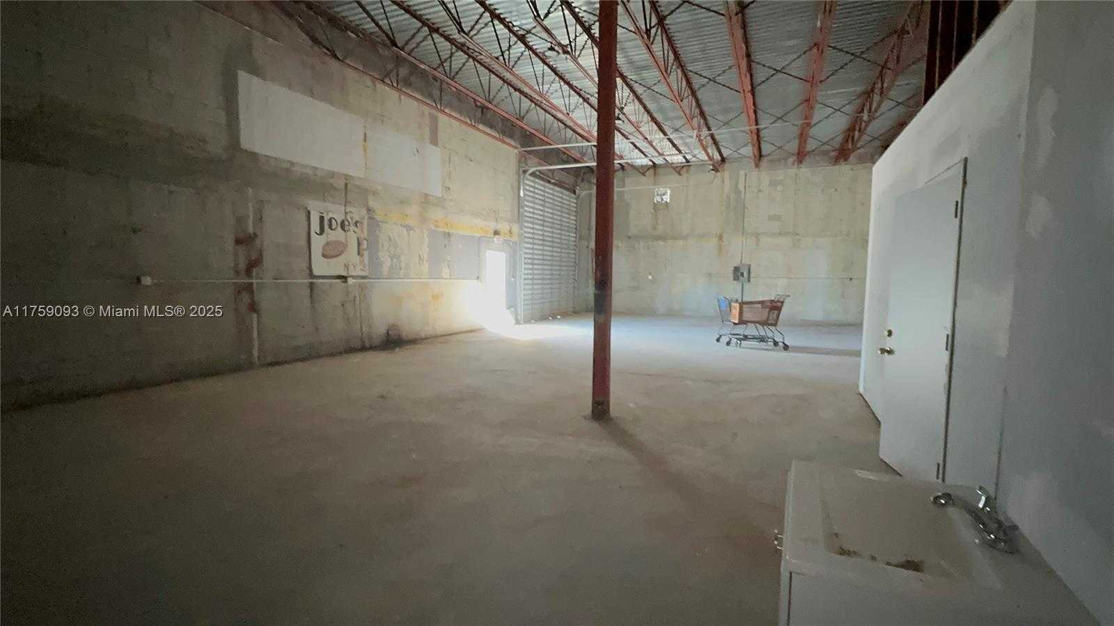 Small Image of 1000 PHIPPEN WAITERS RD, Dania Beach Number 8
