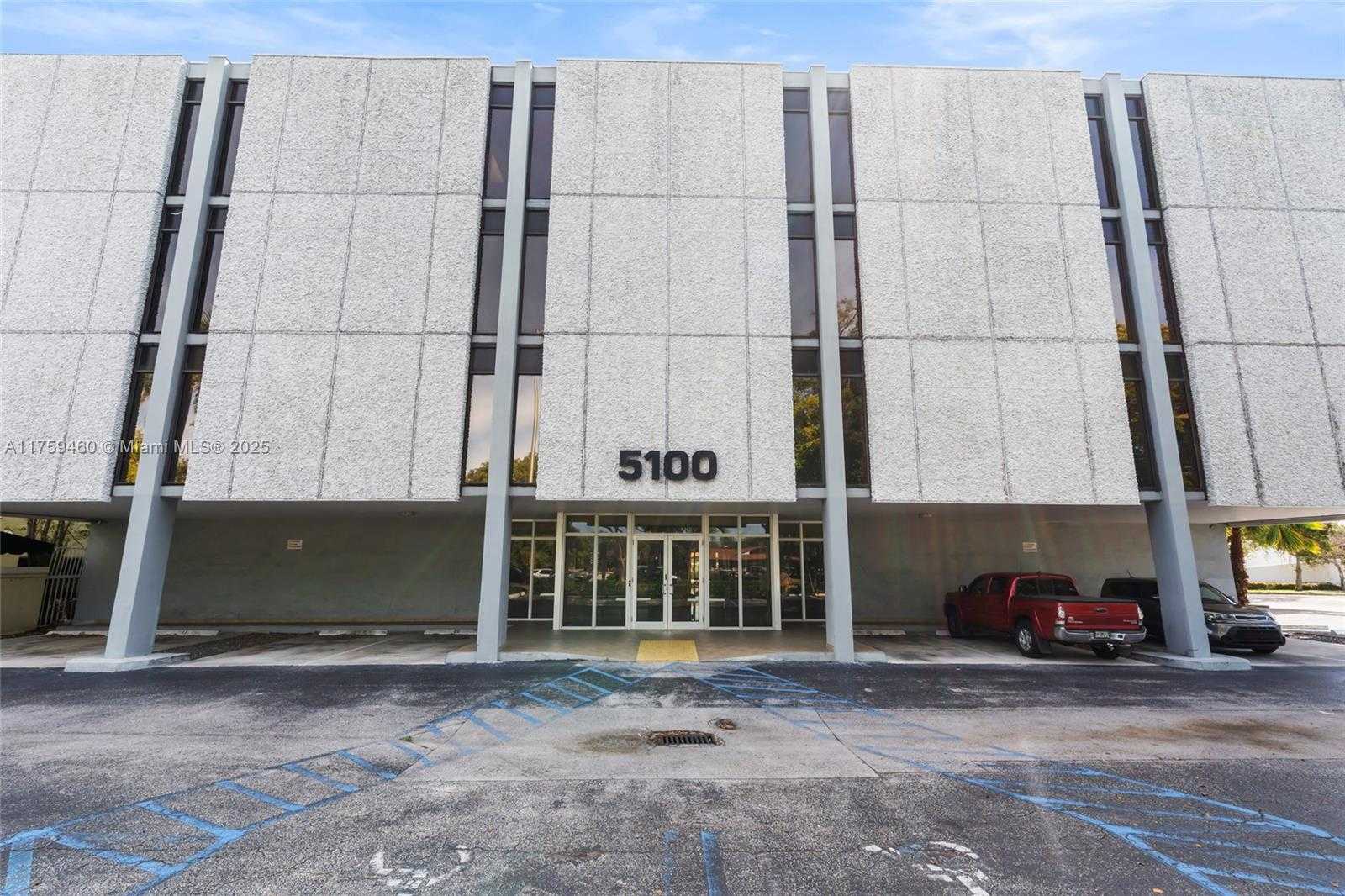 Small Image of 5100 NORTH FEDERAL HWY, Fort Lauderdale Number 30