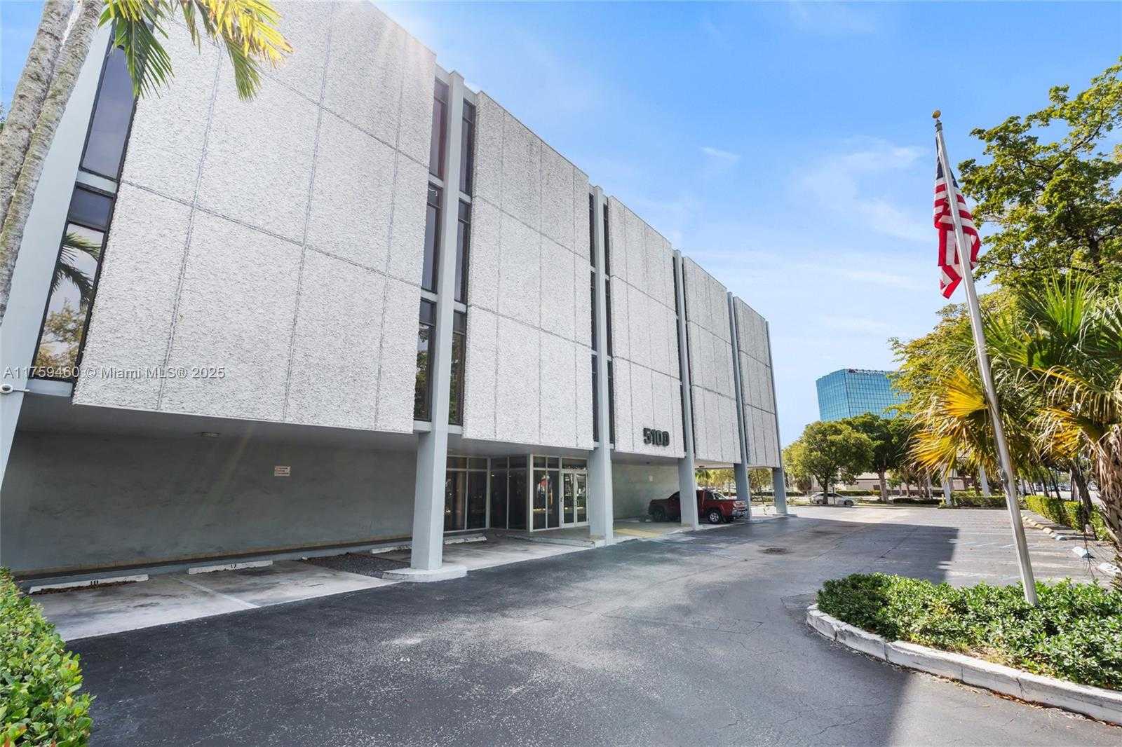 Small Image of 5100 NORTH FEDERAL HWY, Fort Lauderdale Number 32