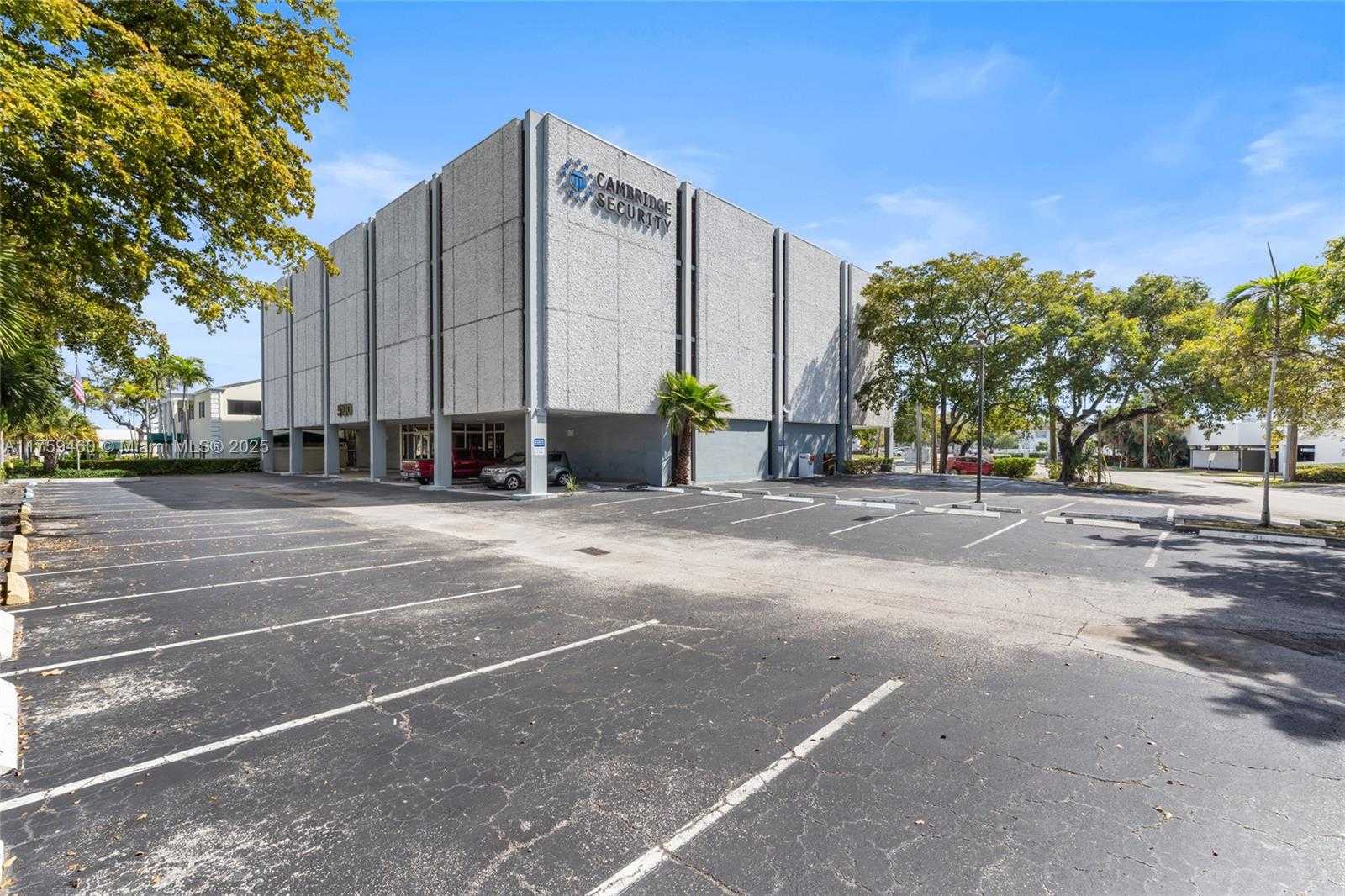 Small Image of 5100 NORTH FEDERAL HWY, Fort Lauderdale Number 49
