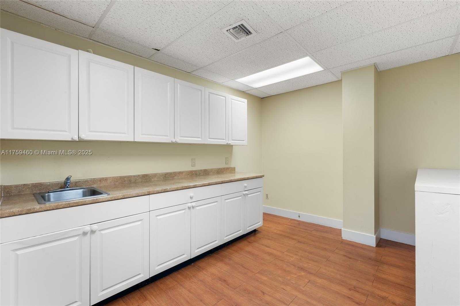 Small Image of 5100 NORTH FEDERAL HWY, Fort Lauderdale Number 60