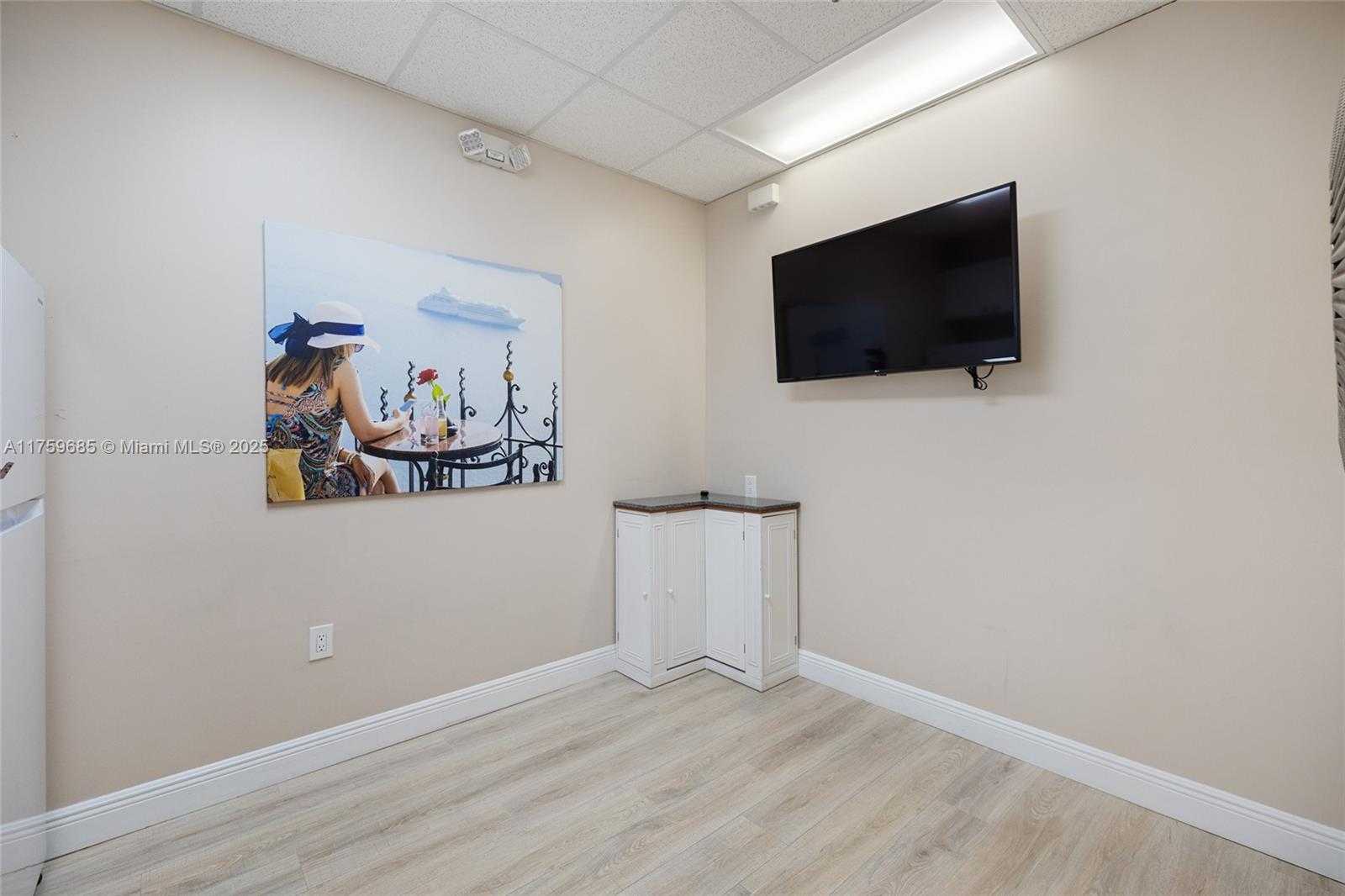 Small Image of 10189 CLEARY BLVD #101, Plantation Number 14