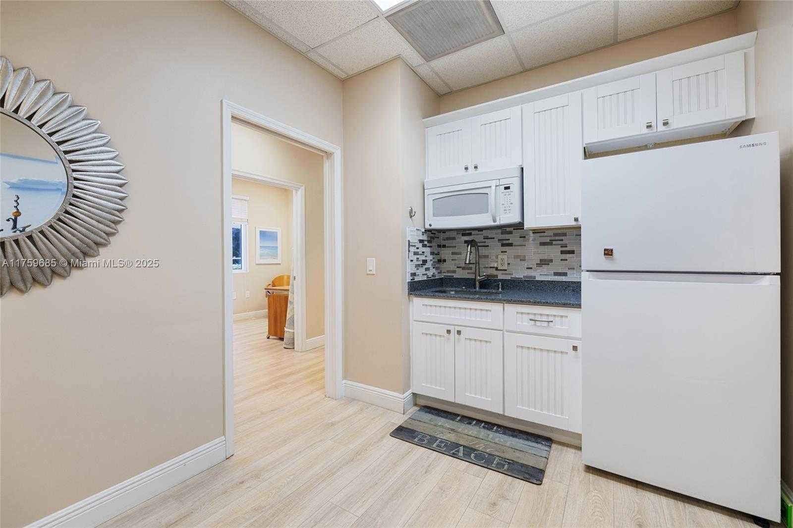 Small Image of 10189 CLEARY BLVD #101, Plantation Number 19