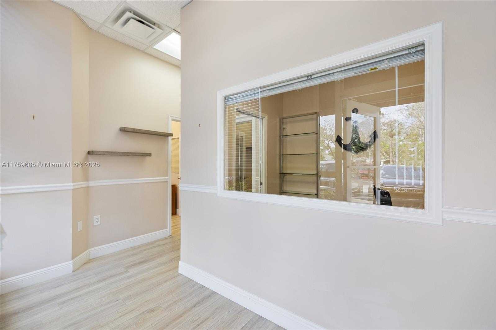 Small Image of 10189 CLEARY BLVD #101, Plantation Number 9