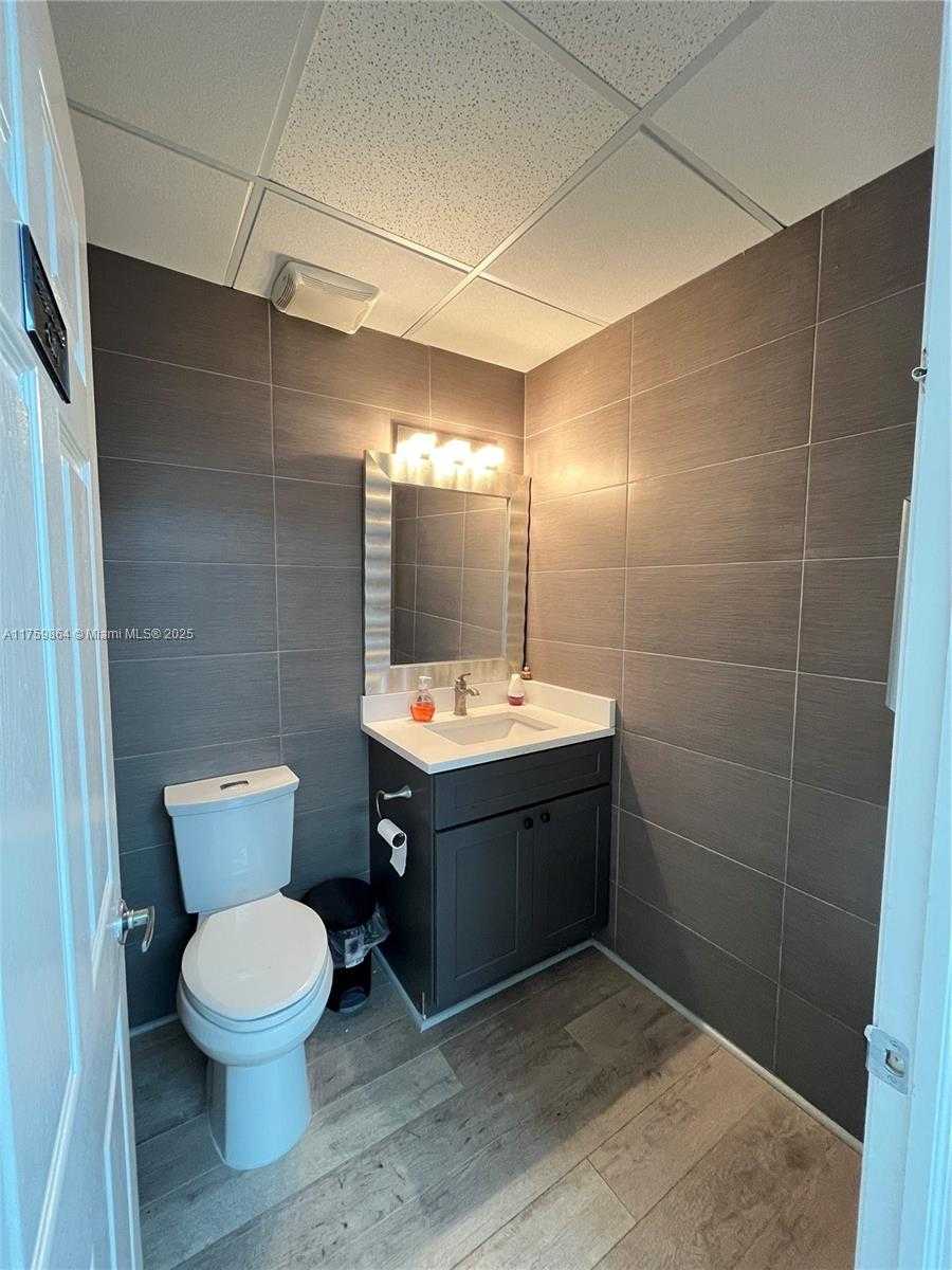 Small Image of 4350 NORTH WEST 19TH AVE #C, Deerfield Beach Number 10