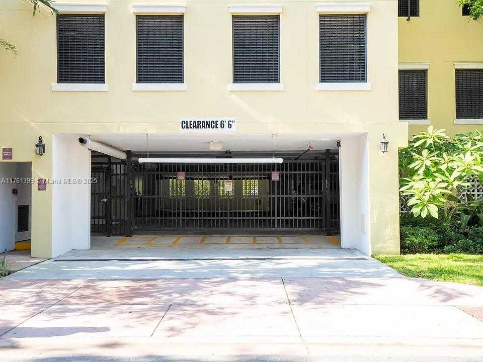 Small Image of 1091 GALIANO ST, Coral Gables Number 2