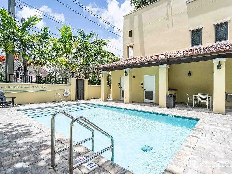 Small Image of 1091 GALIANO ST, Coral Gables Number 5