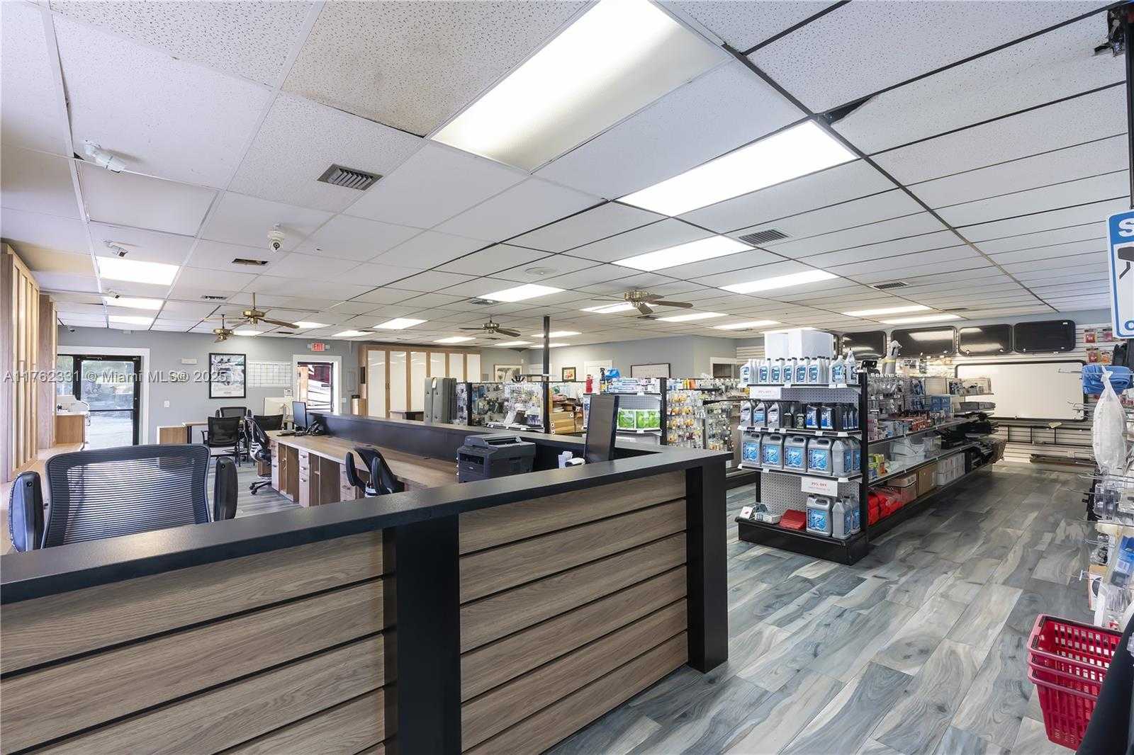Small Image of 100099 OVERSEAS HWY, Out of City Number 14