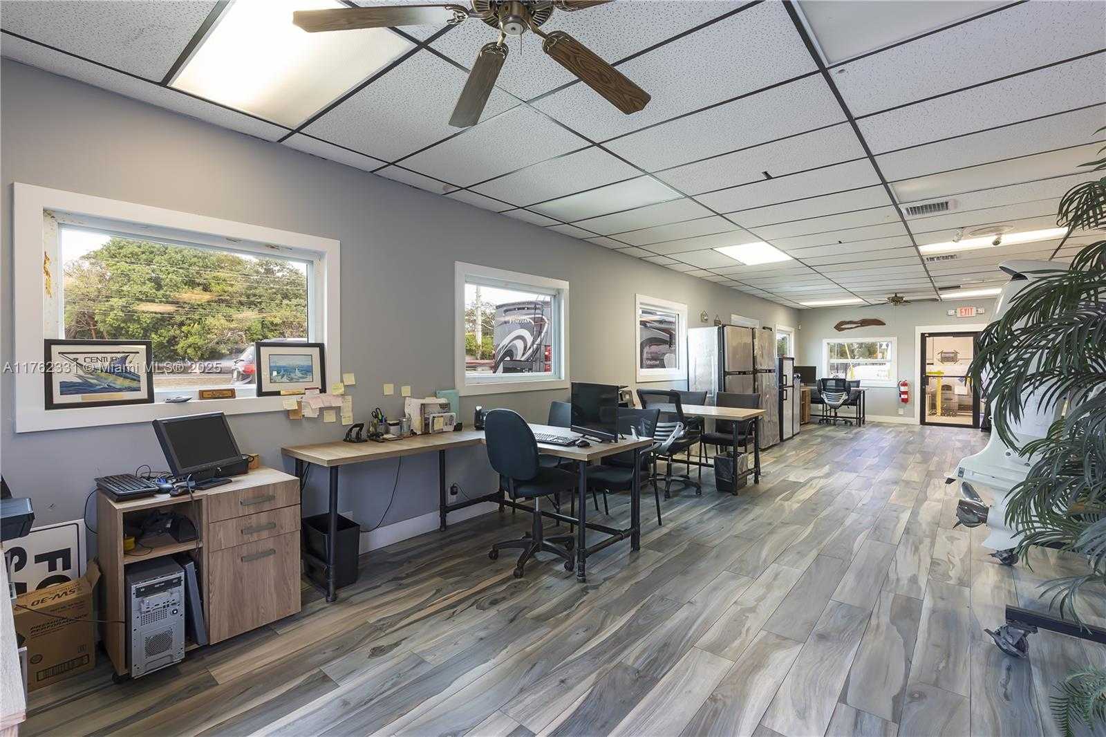 Small Image of 100099 OVERSEAS HWY, Out of City Number 18