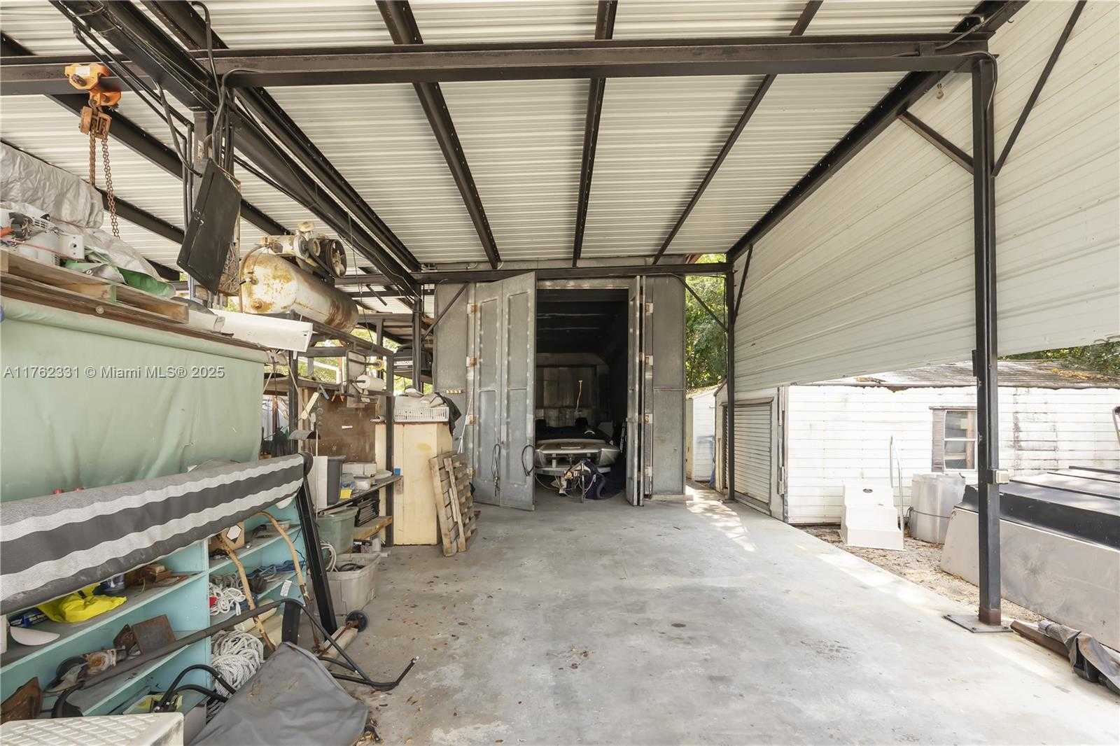 Small Image of 100099 OVERSEAS HWY, Out of City Number 23