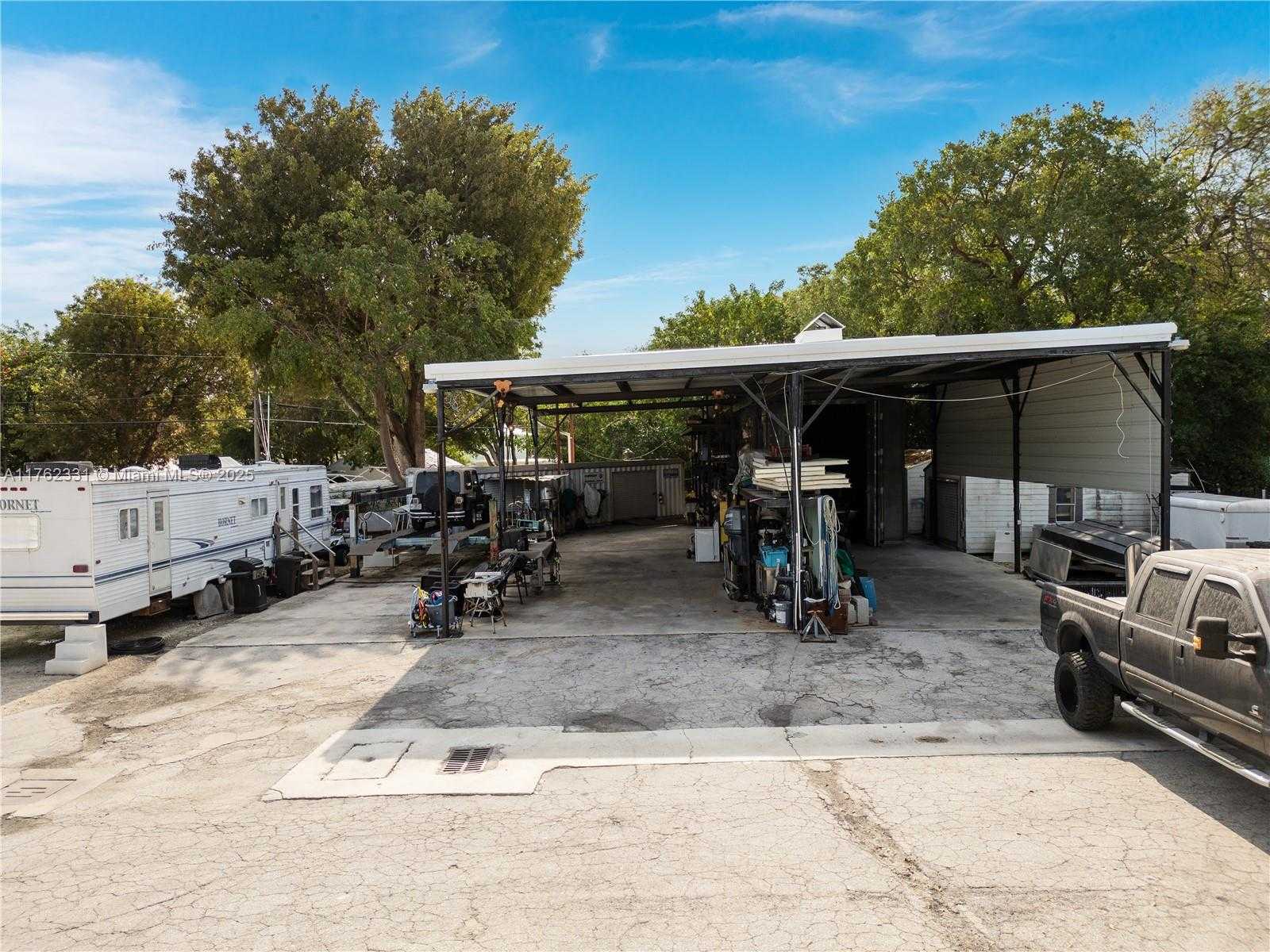 Small Image of 100099 OVERSEAS HWY, Out of City Number 31