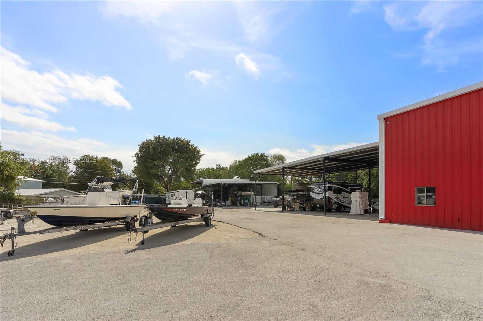 Small Image of 100099 OVERSEAS HWY, Out of City Number 35