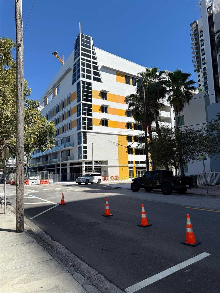 Small Image of 1036 SOUTH WEST 3RD AVE, Miami Number 7