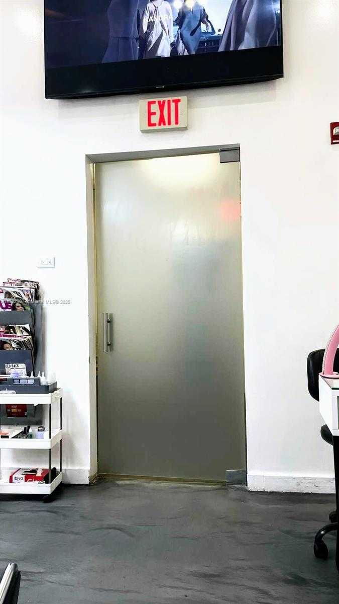 Small Image of FOR LEASE, Out of City Number 12