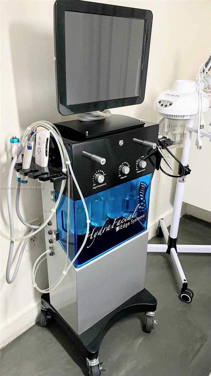 Small Image of FOR LEASE, Out of City Number 8