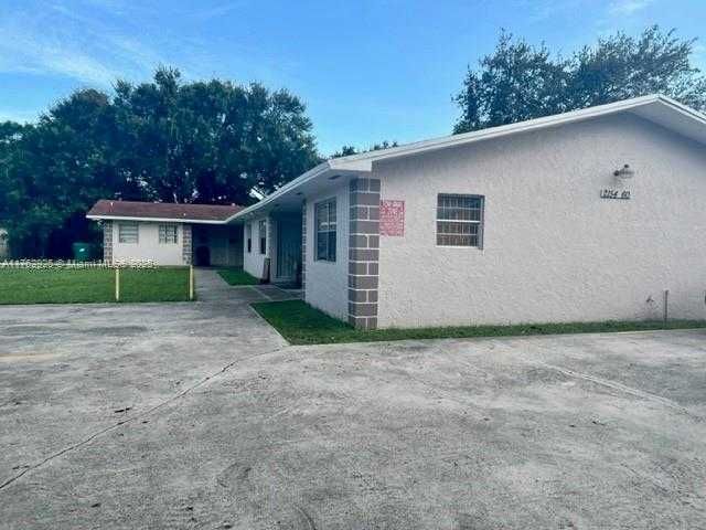 Small Image of 2154 NORTH WEST 61ST ST, Miami Number 2