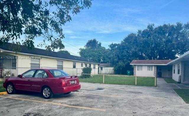 Small Image of 2154 NORTH WEST 61ST ST, Miami Number 3