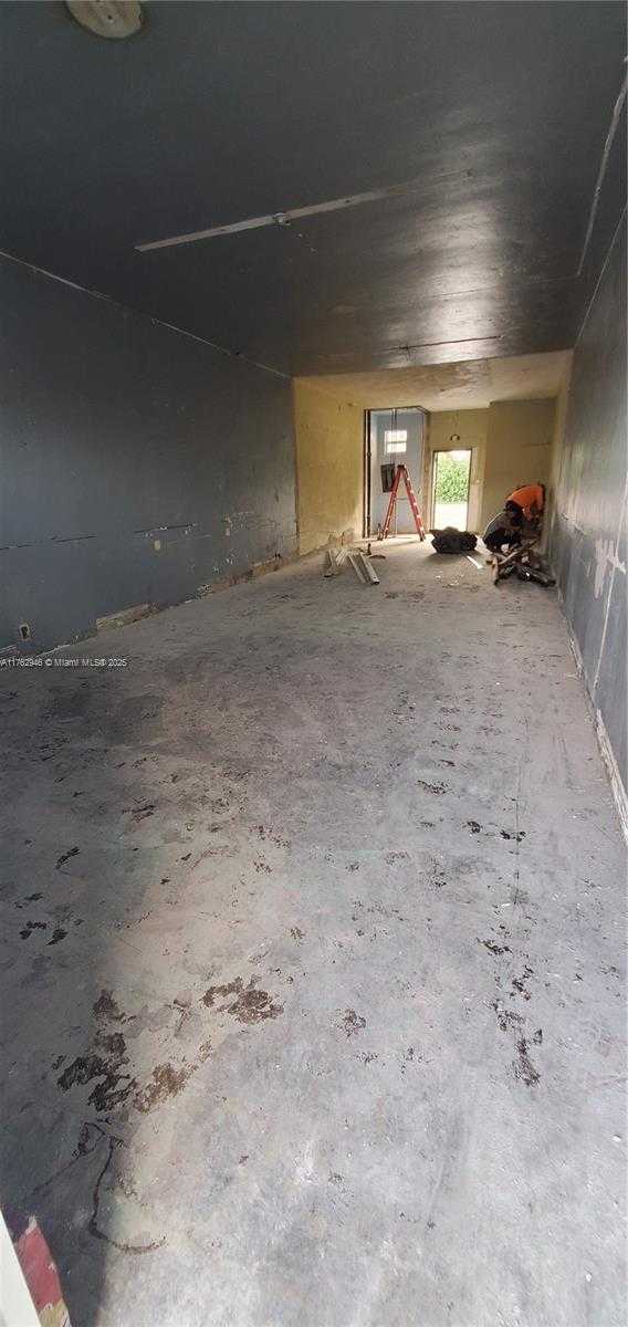 Small Image of 330 EAST MCNAB RD, Pompano Beach Number 8