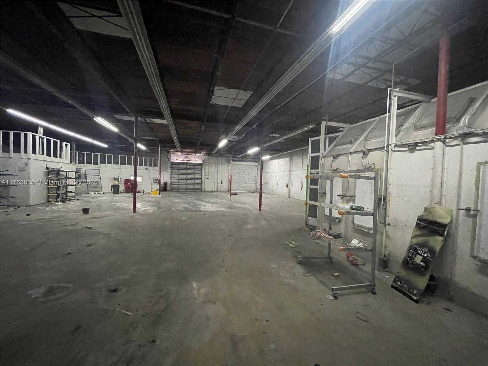 Small Image of 3580 NORTH WEST 52ND ST, Miami Number 2