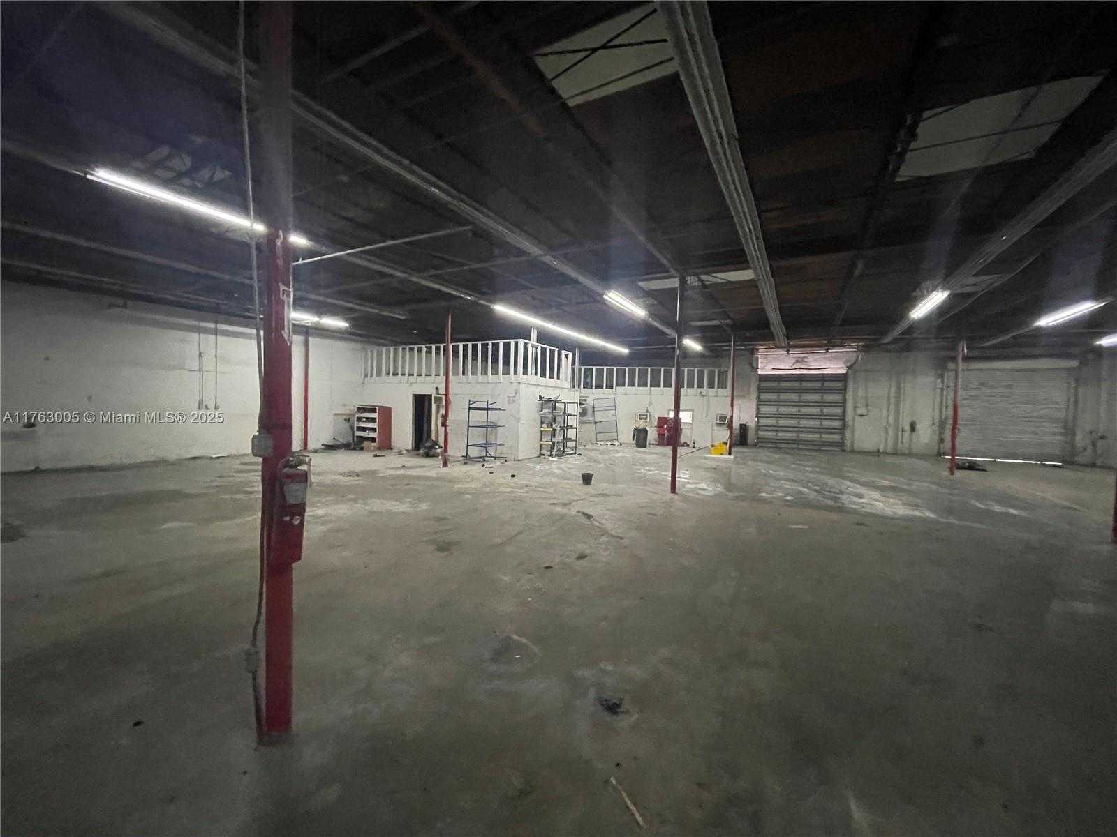 Small Image of 3580 NORTH WEST 52ND ST, Miami Number 4
