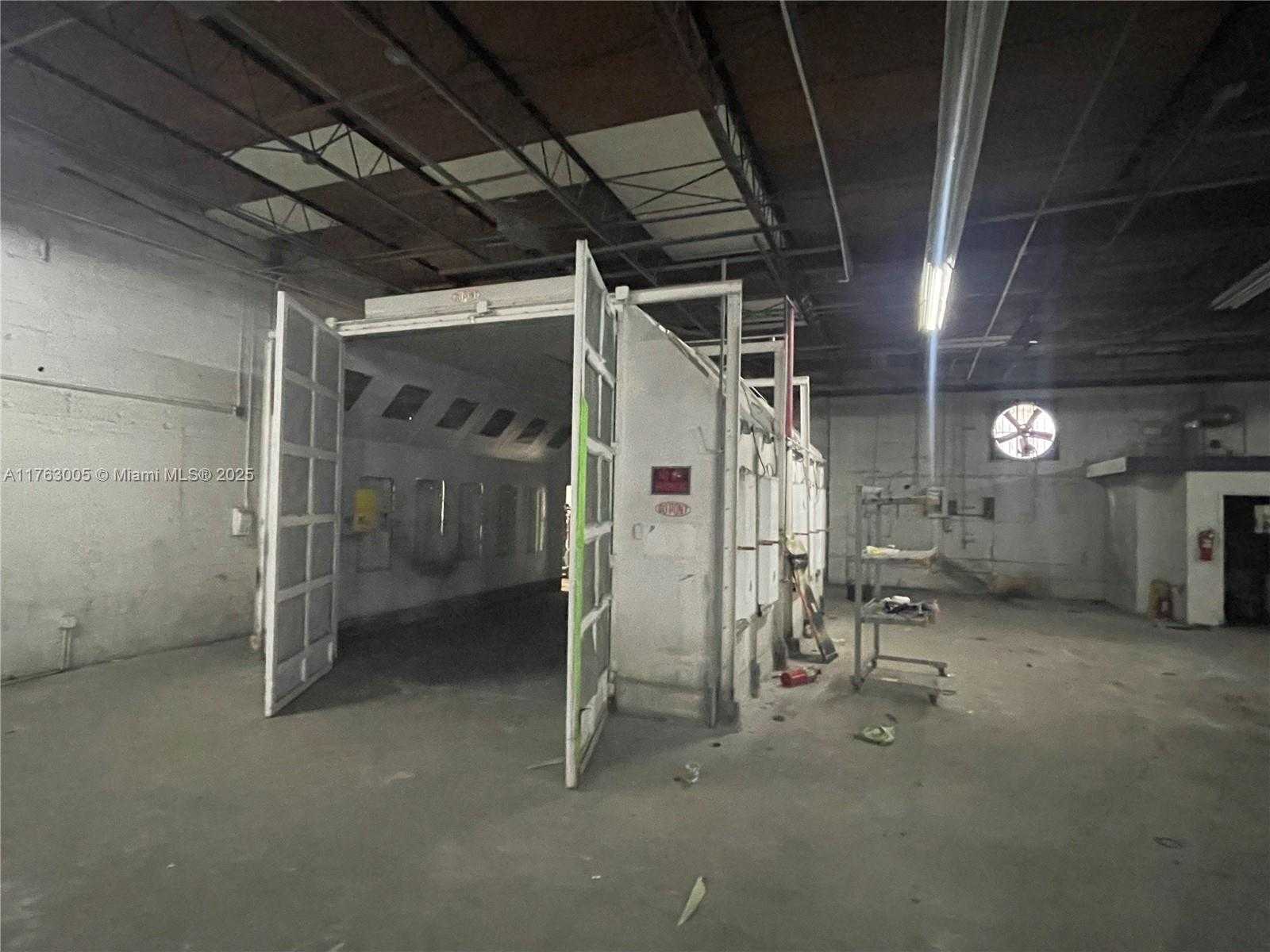 Small Image of 3580 NORTH WEST 52ND ST, Miami Number 5