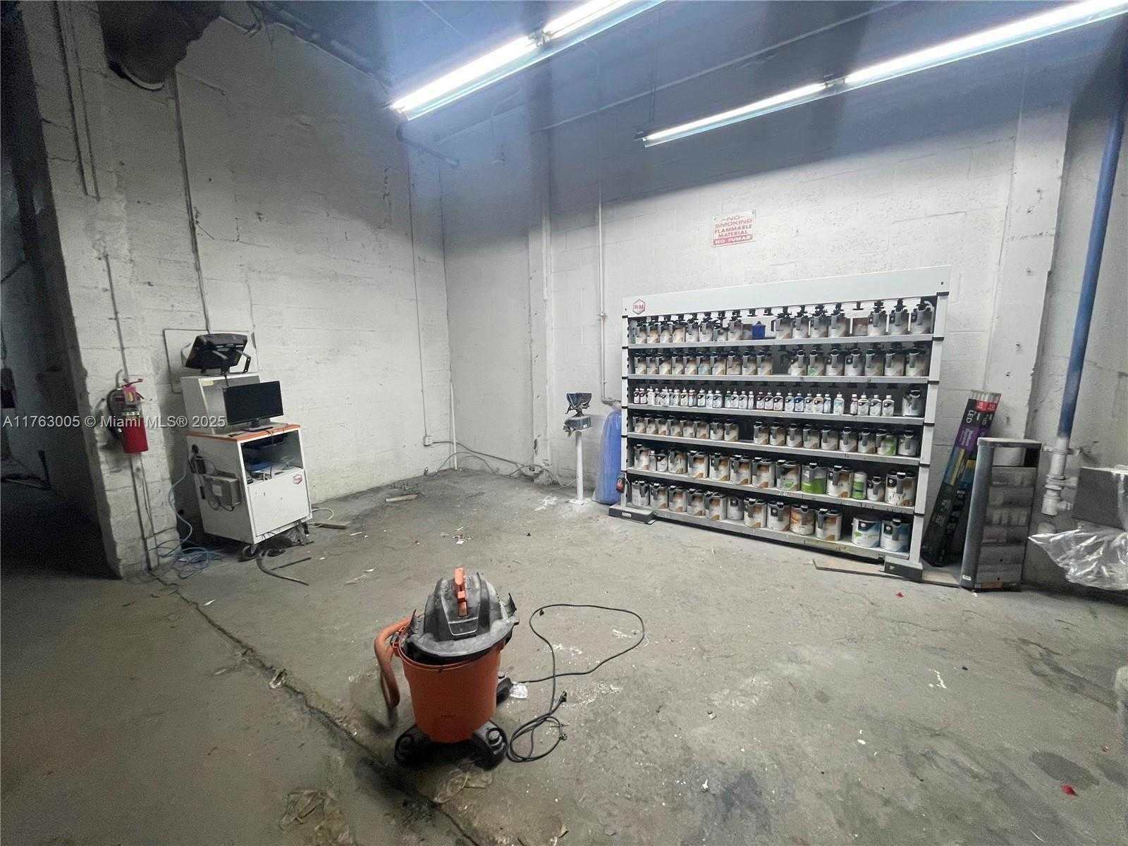 Small Image of 3580 NORTH WEST 52ND ST, Miami Number 6