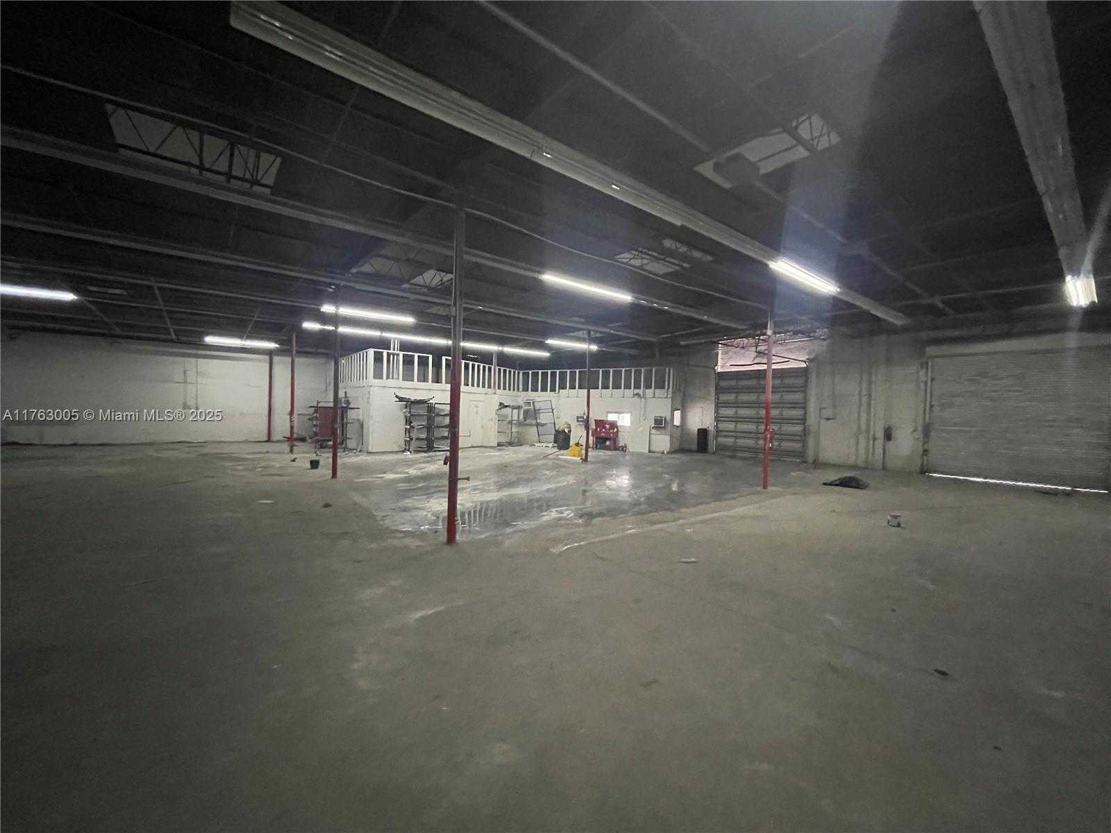 Small Image of 3580 NORTH WEST 52ND ST, Miami Number 8