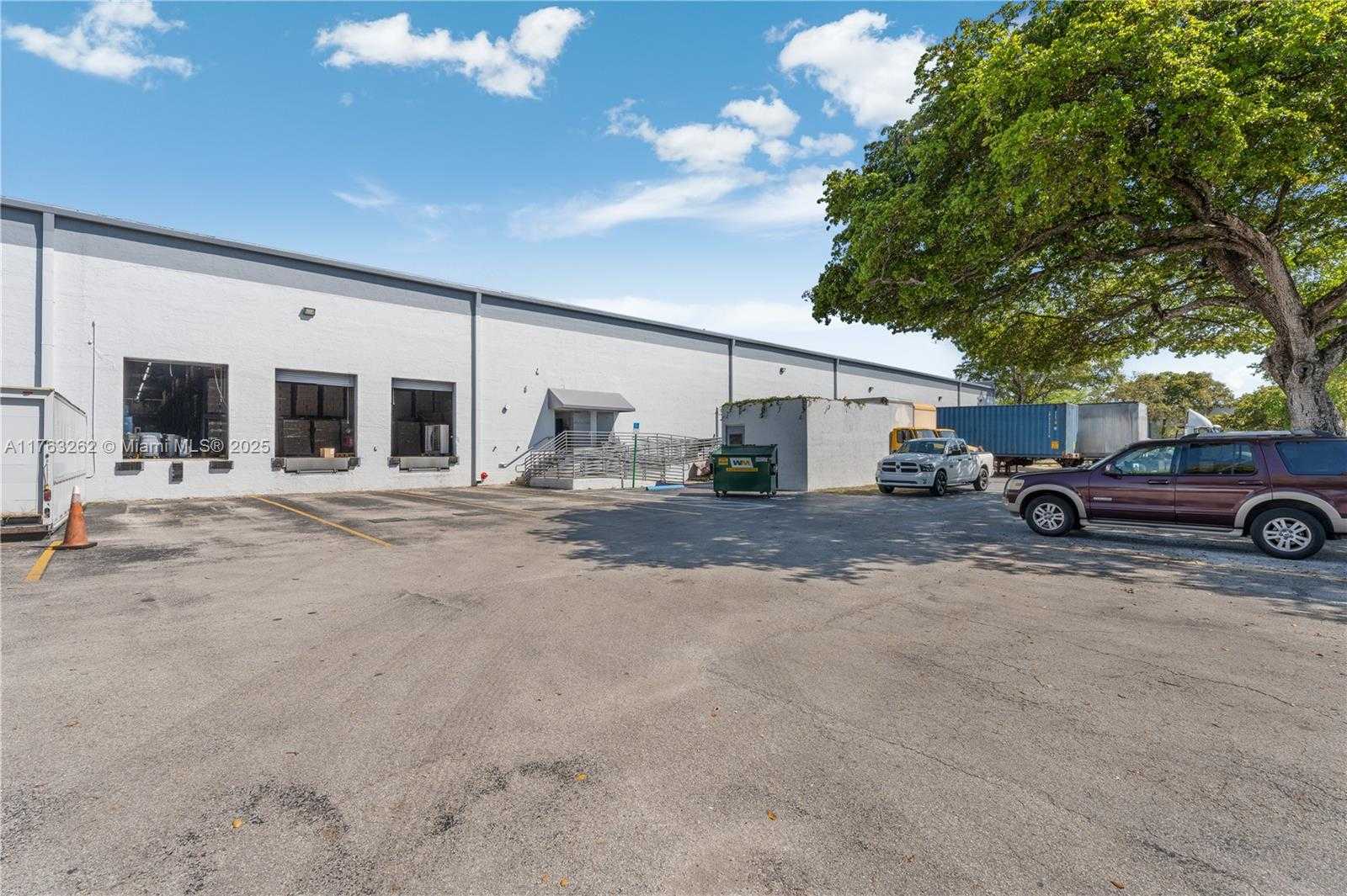 Small Image of 16335 NORTH WEST 48TH AV #16335, Miami Gardens Number 7