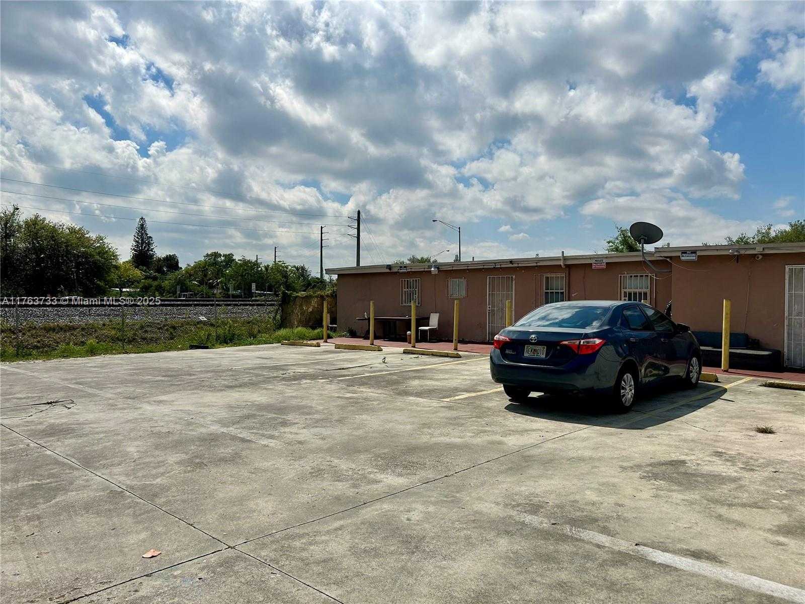Small Image of 1940 ALI BABA AVE, Opa-Locka Number 25