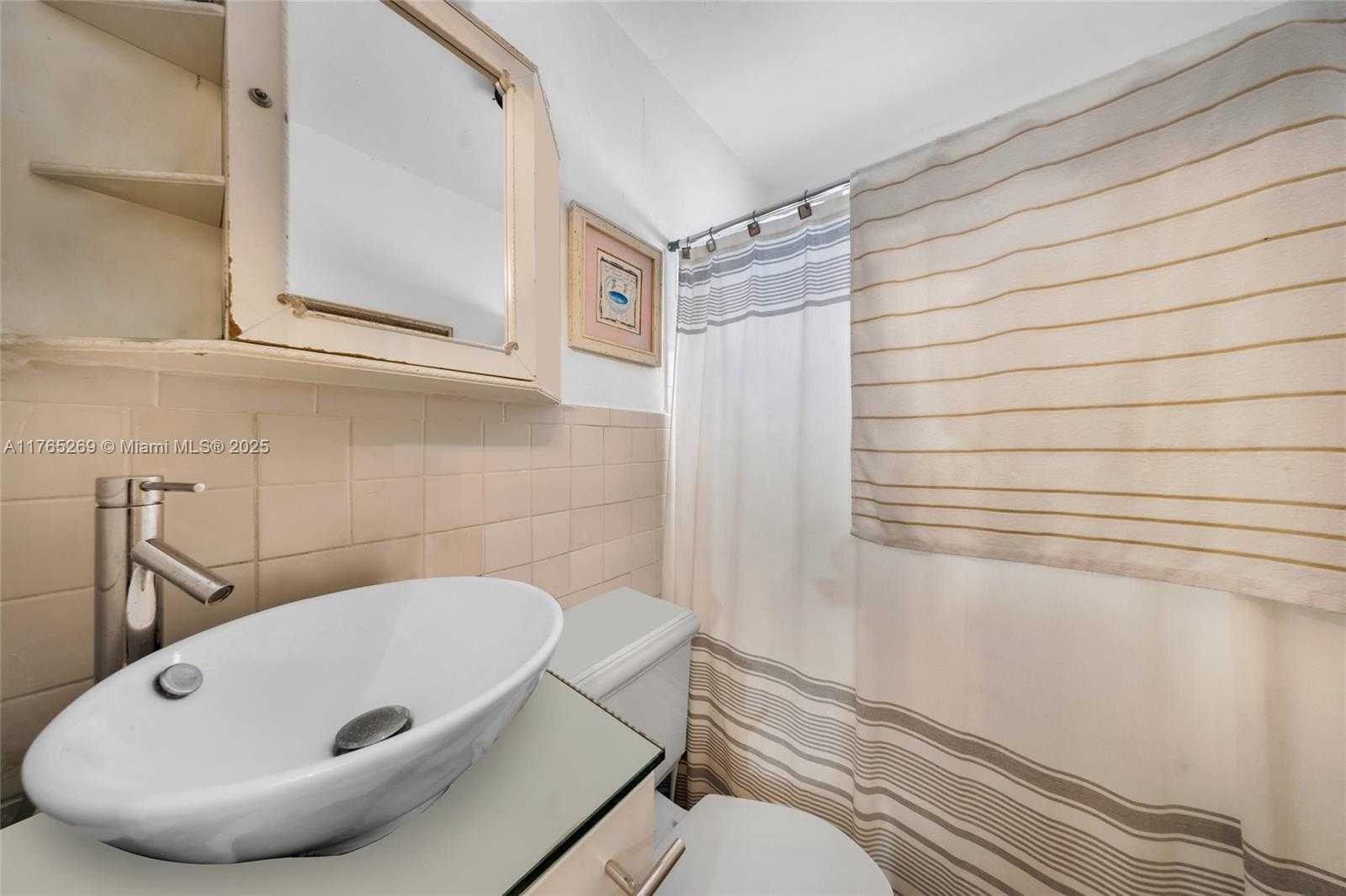 Small Image of 227 NORTH WEST 13TH AVE, Miami Number 11