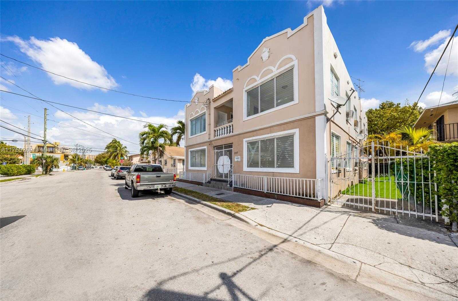 Small Image of 227 NORTH WEST 13TH AVE, Miami Number 3