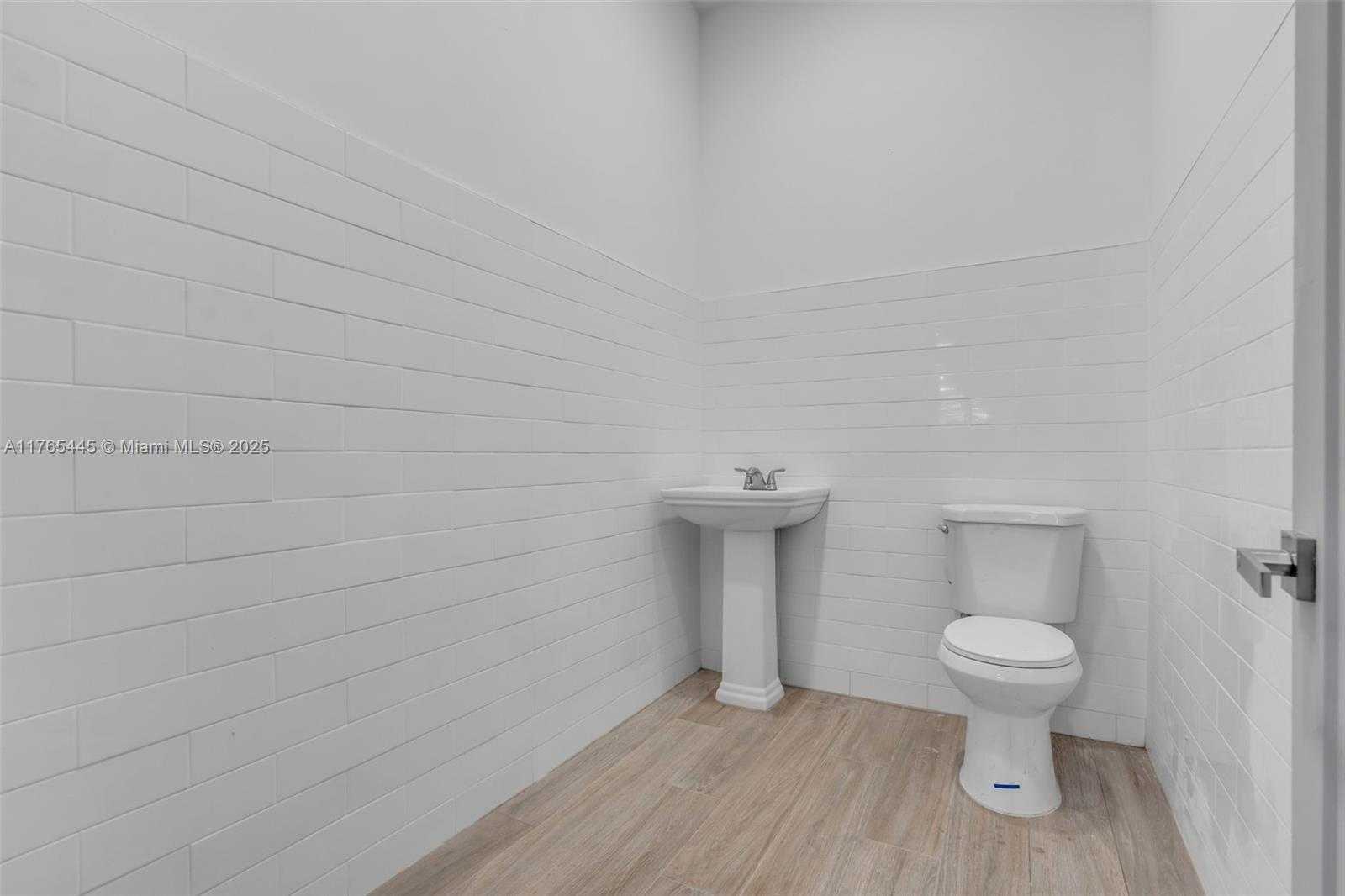 Small Image of 2625 WEST 6TH AVE, Hialeah Number 10