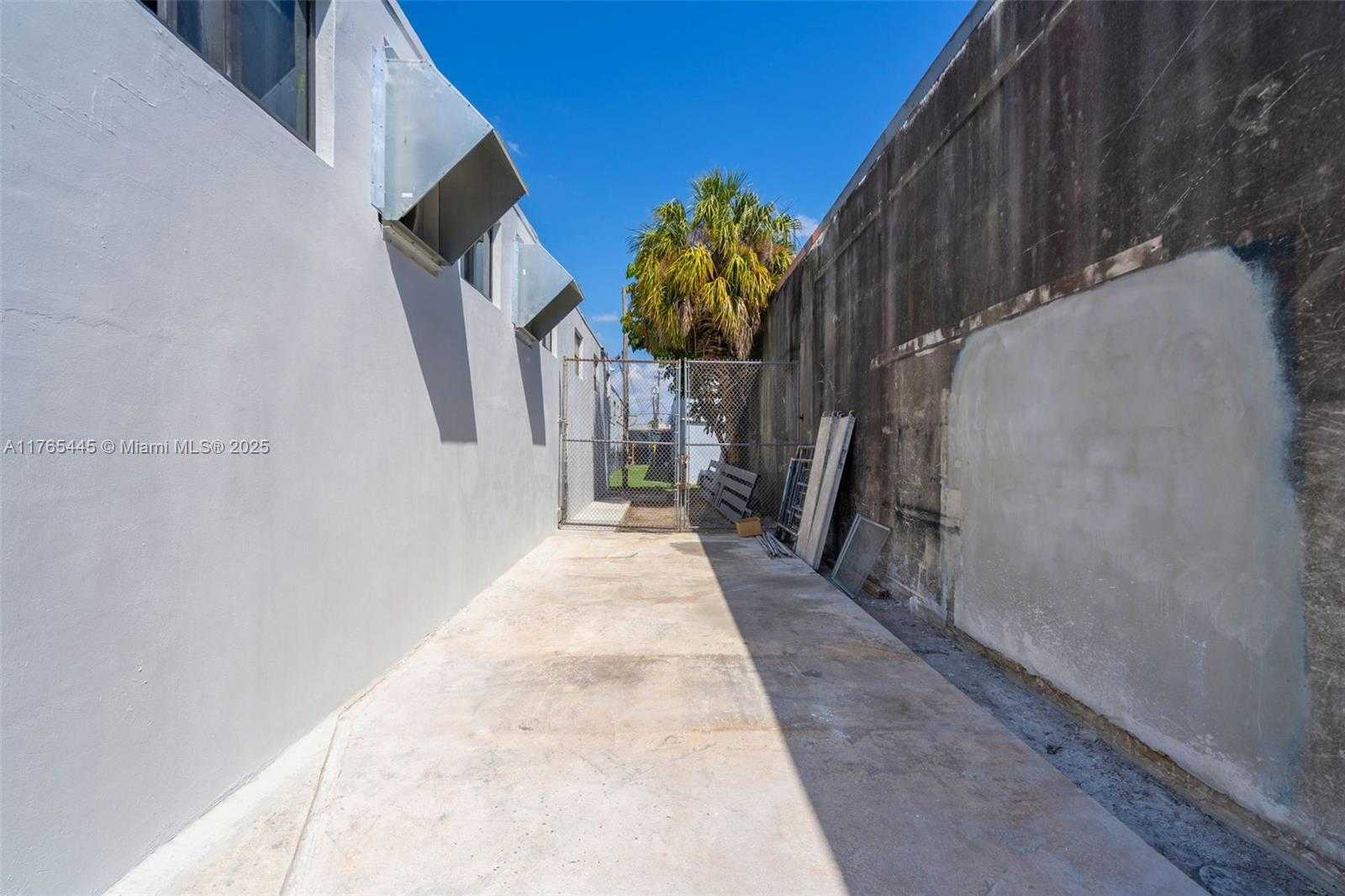Small Image of 2625 WEST 6TH AVE, Hialeah Number 19