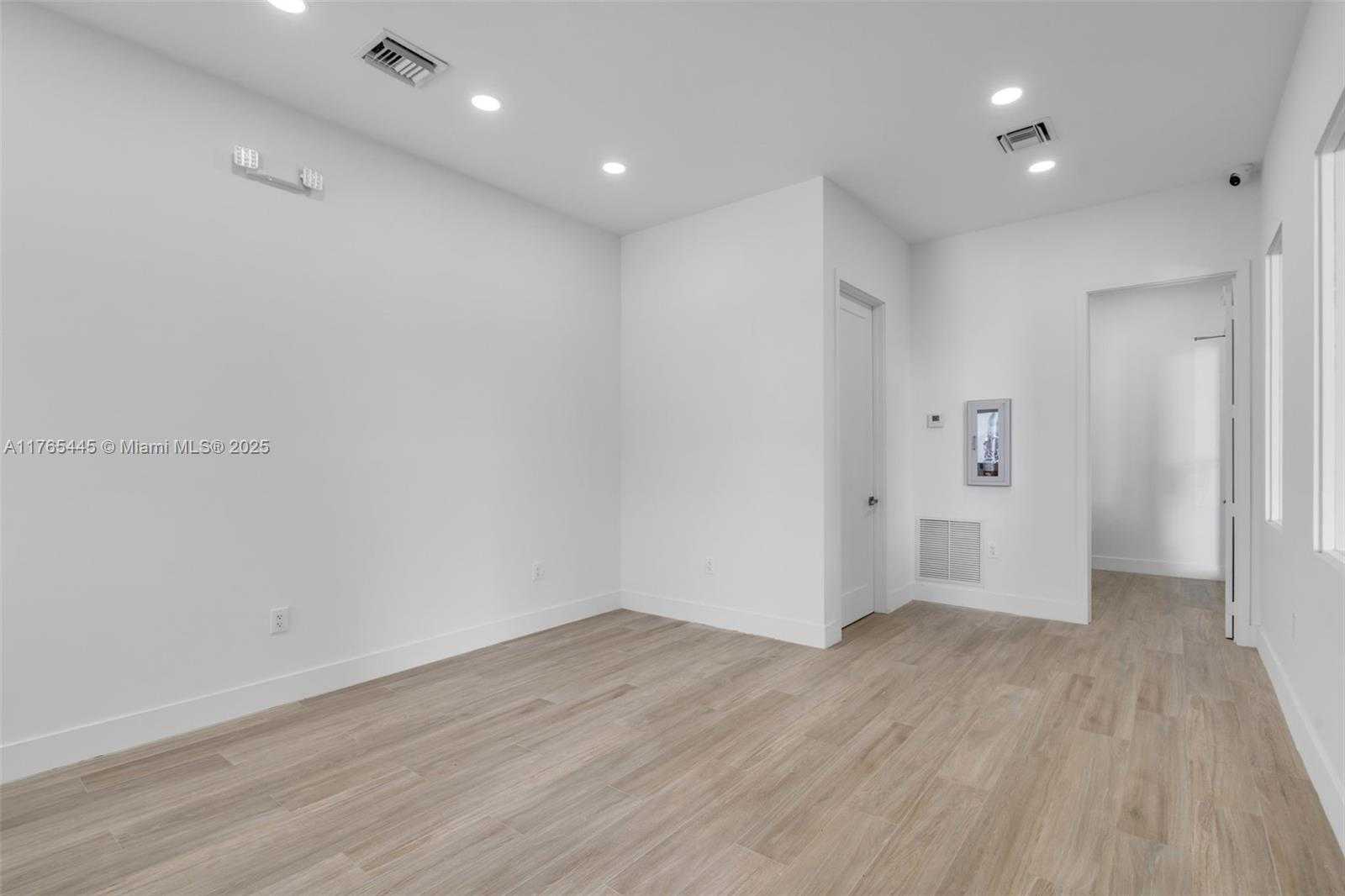 Small Image of 2625 WEST 6TH AVE, Hialeah Number 4