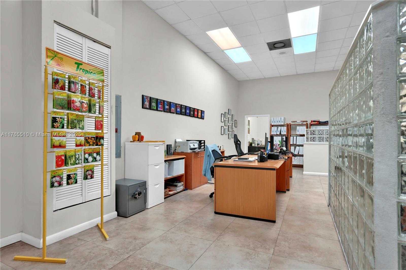 Small Image of Miami Number 35