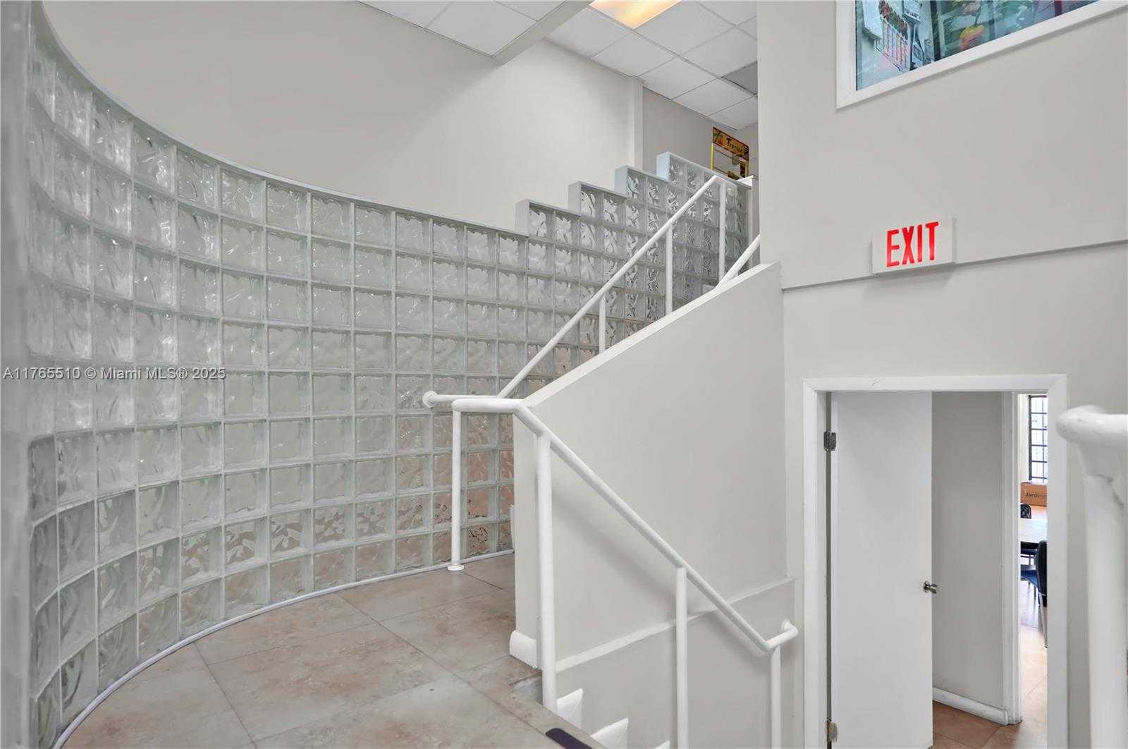 Small Image of Miami Number 8